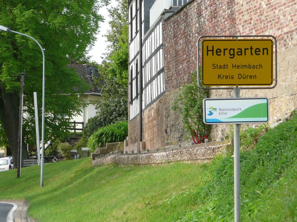 Ferienhaus Kruk Hergarten Bagian luar foto